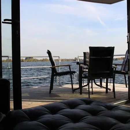 Botel Hausboot Am Xantener Nordsee *