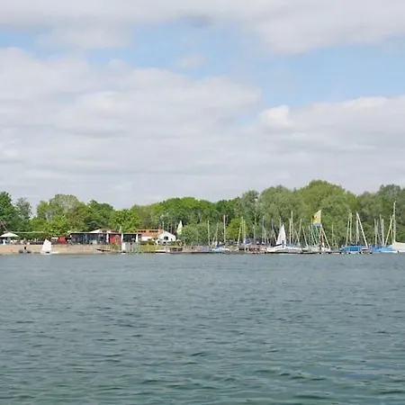 Botel Hausboot Am Xantener Nordsee